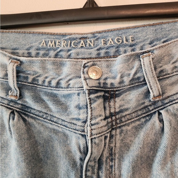 American Eagle Mom Shorts Size 12 Women's High Rise Shorts Denim - Picture 2 of 5